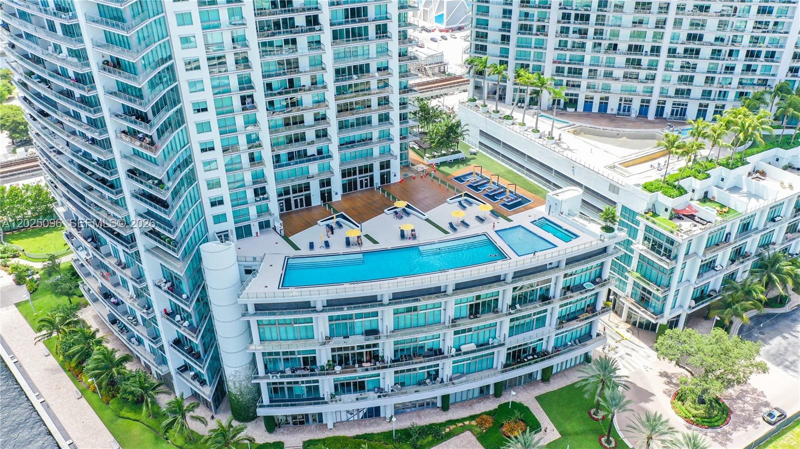 92 SW 3rd St # 1803, Miami FL 33130 — 20