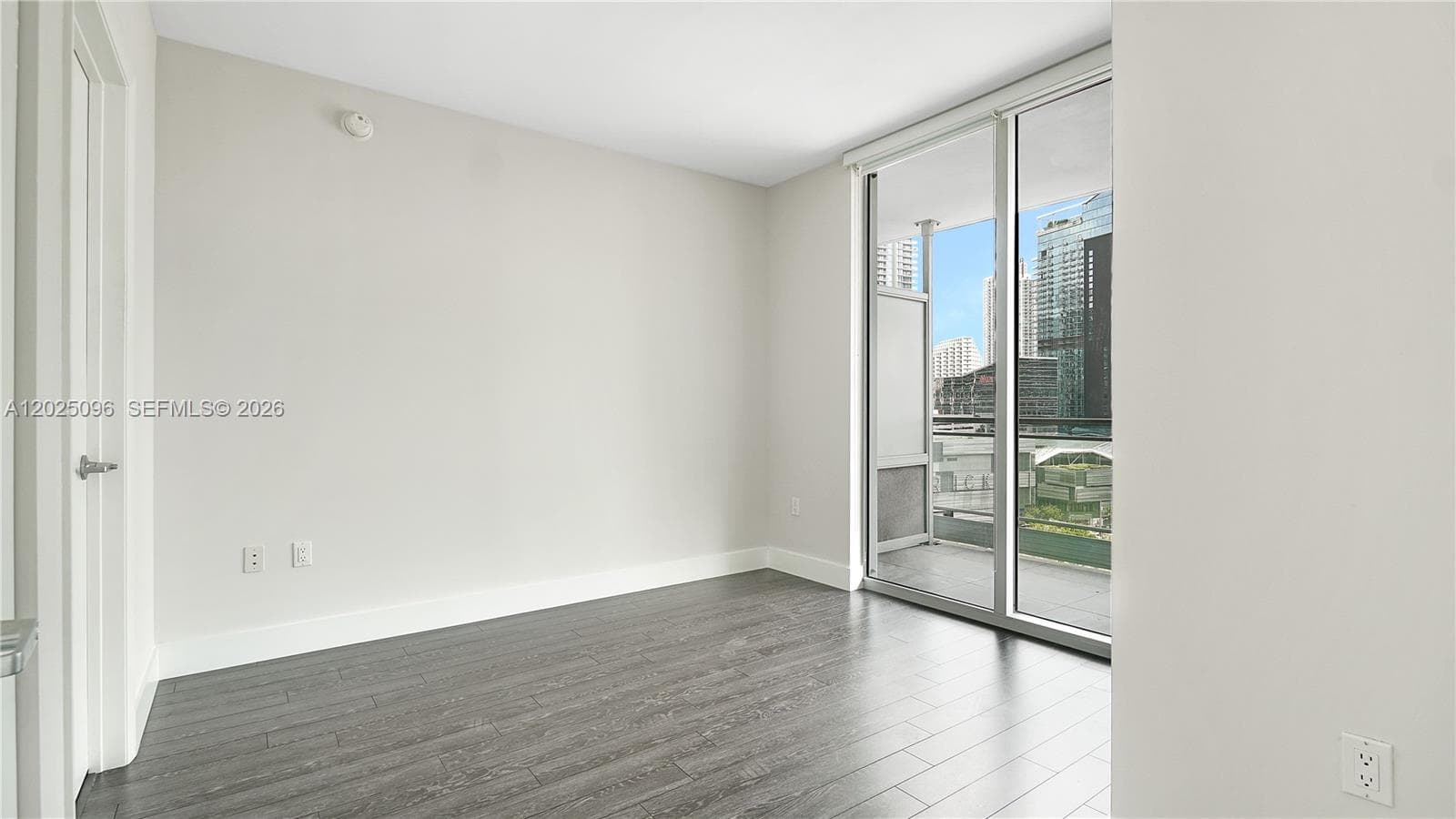 92 SW 3rd St # 1803, Miami FL 33130 — 11