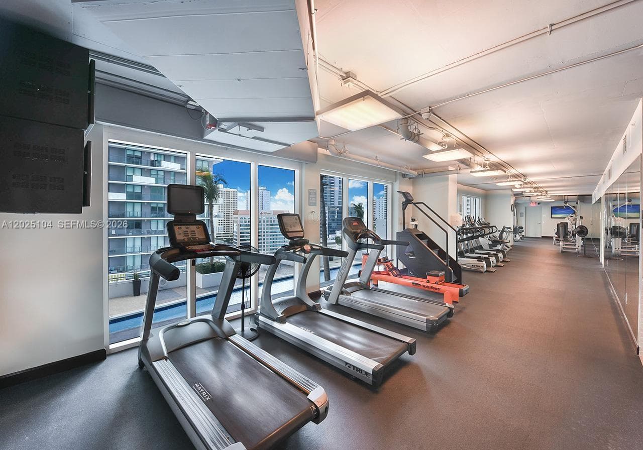 1300 Brickell Bay Dr # 3402, Miami FL 33131 — 33
