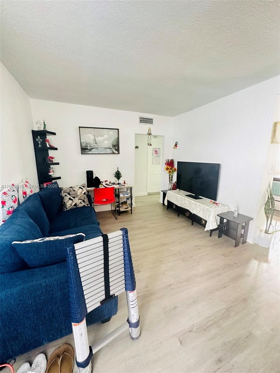 2371 SW 27th St, Miami FL 33133 — 8