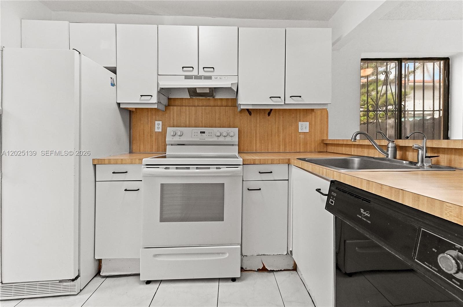 2433 W 52nd Pl # 1, Hialeah FL 33016 — 7