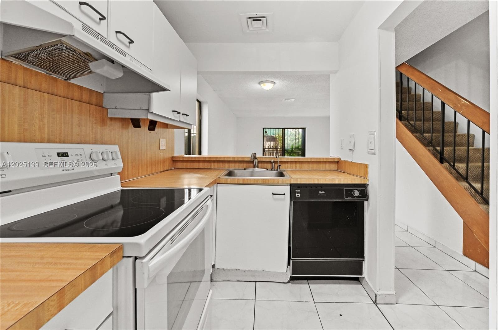 2433 W 52nd Pl # 1, Hialeah FL 33016 — 10