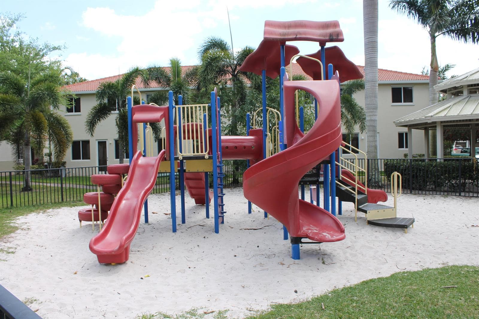21211 NW 14th Place # 27, Miami Gardens FL 33169 — 23