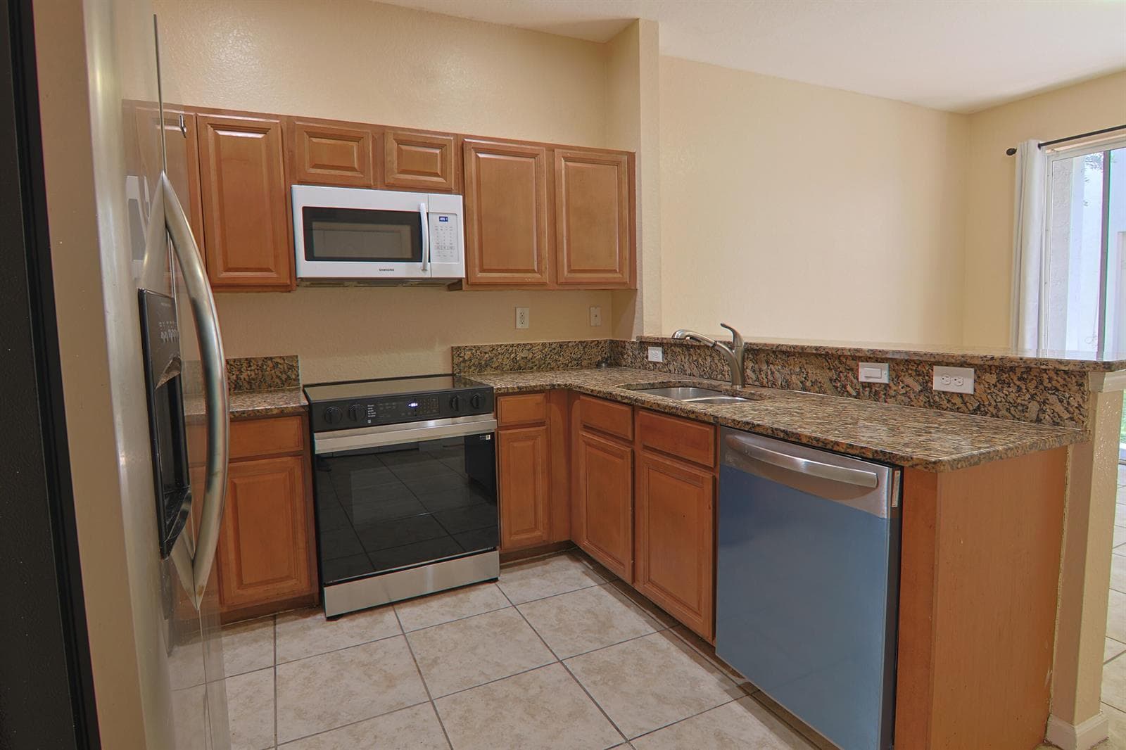 21211 NW 14th Place # 27, Miami Gardens FL 33169 — 2