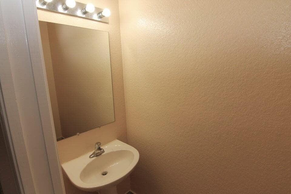 21211 NW 14th Place # 27, Miami Gardens FL 33169 — 18
