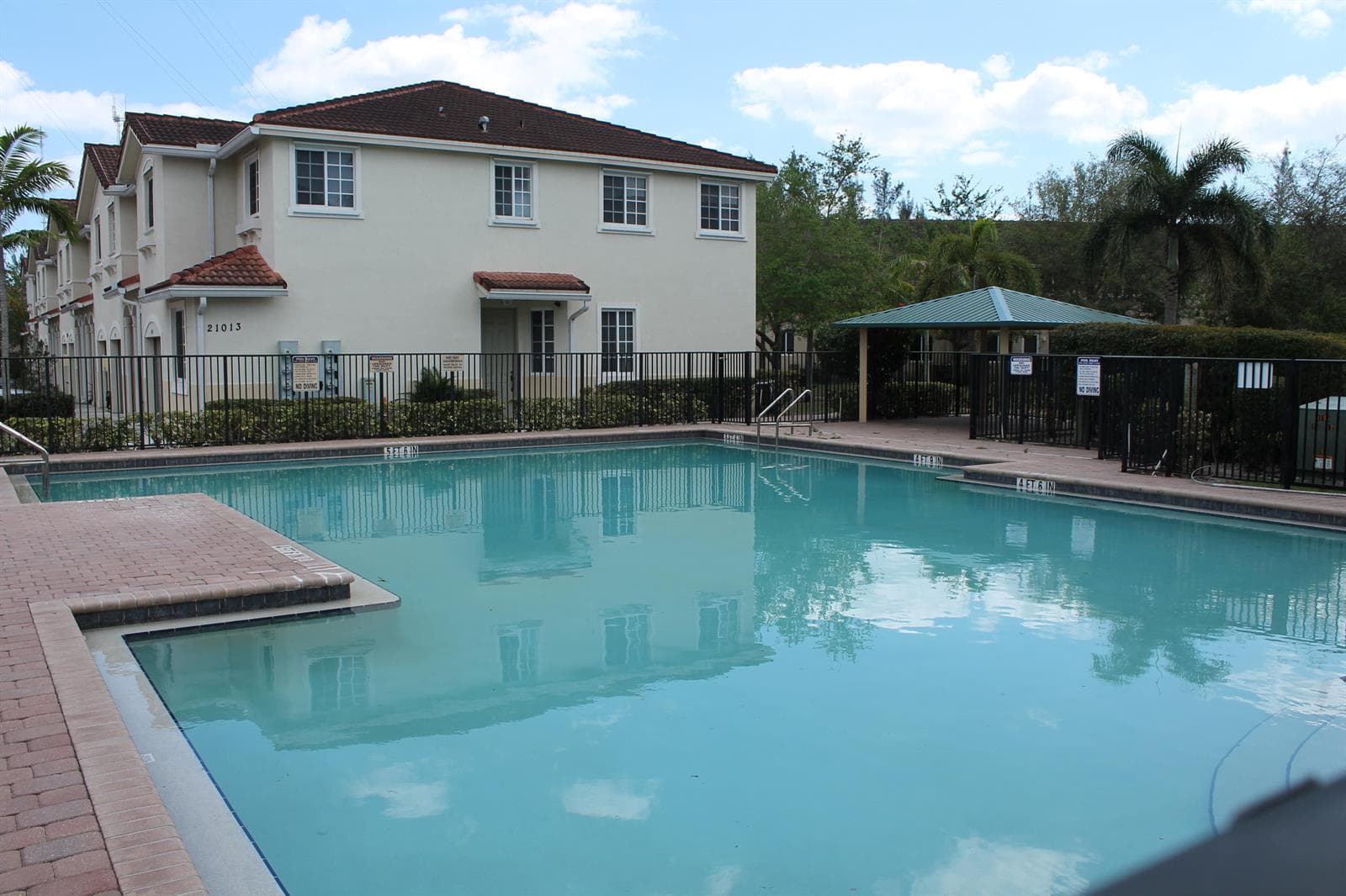 21211 NW 14th Place # 27, Miami Gardens FL 33169 — 21