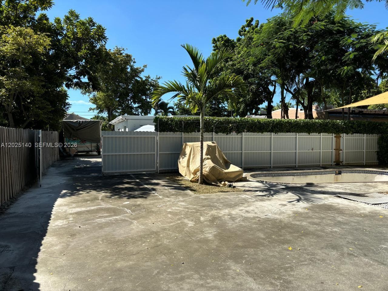2359 NW 32nd St, Miami FL 33142 — 16