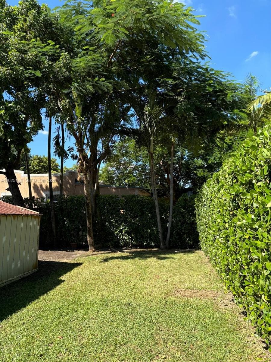 2359 NW 32nd St, Miami FL 33142 — 5