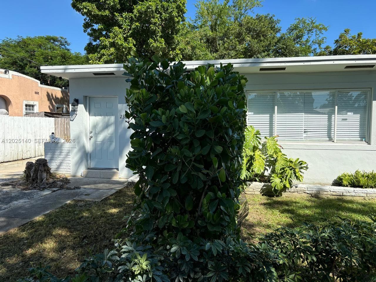2359 NW 32nd St, Miami FL 33142 — 10