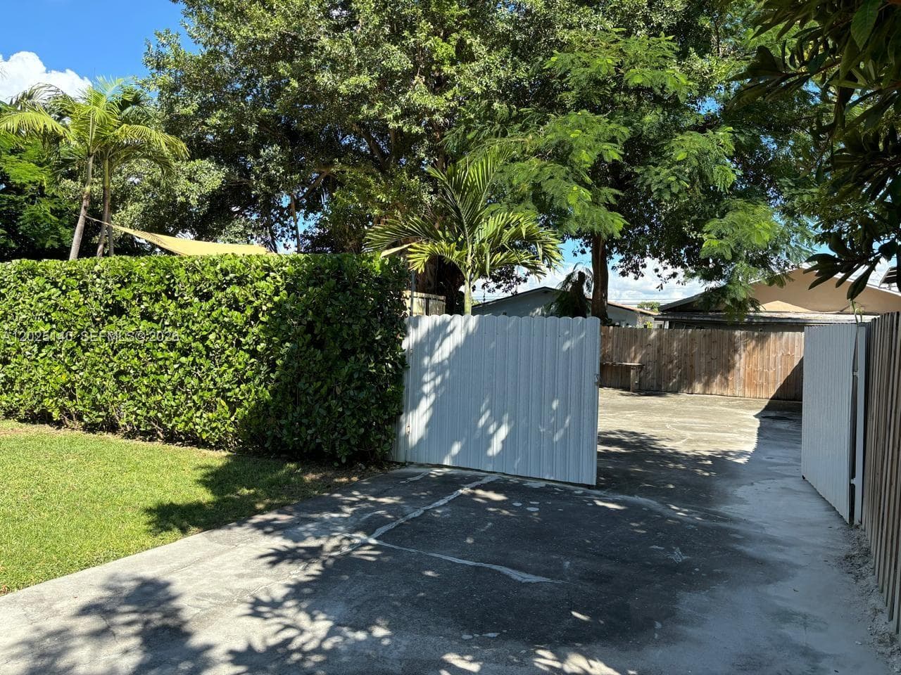 2359 NW 32nd St, Miami FL 33142 — 8
