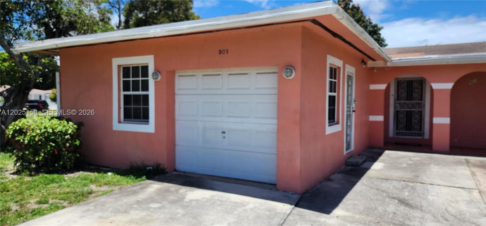 901 NE 160th Ter, North Miami Beach FL 33162 — 2