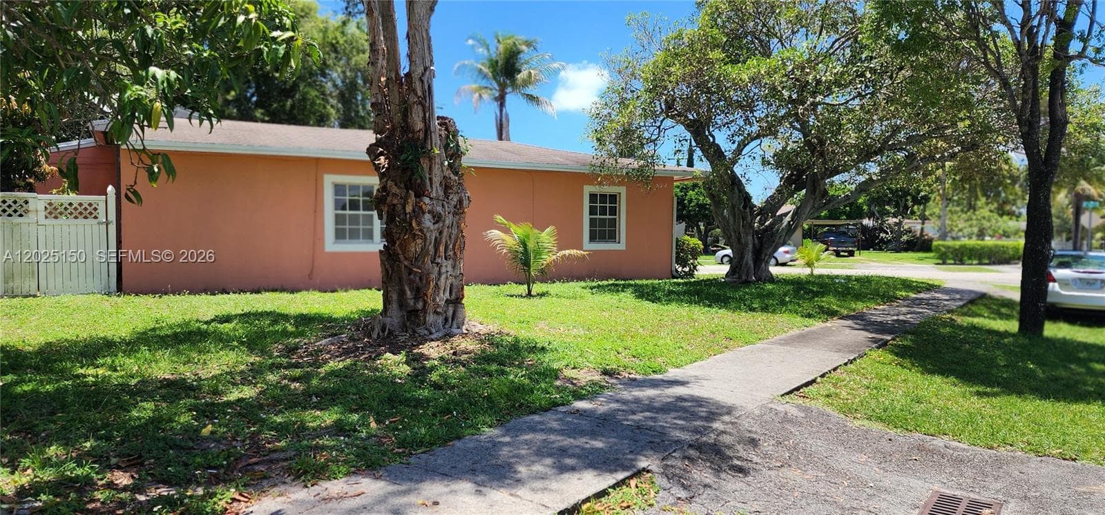 901 NE 160th Ter, North Miami Beach FL 33162 — 10