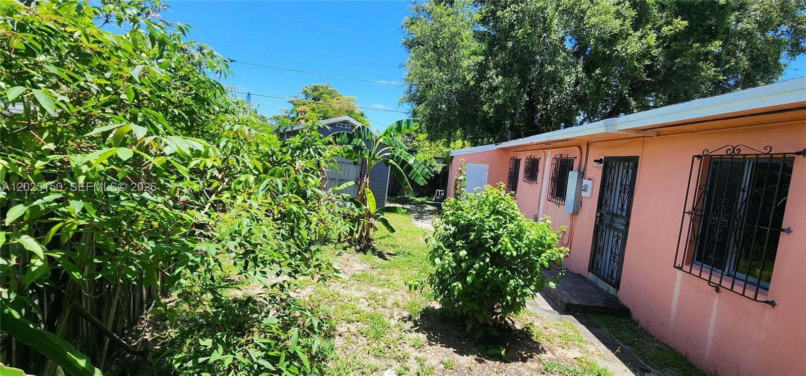 901 NE 160th Ter, North Miami Beach FL 33162 — 21