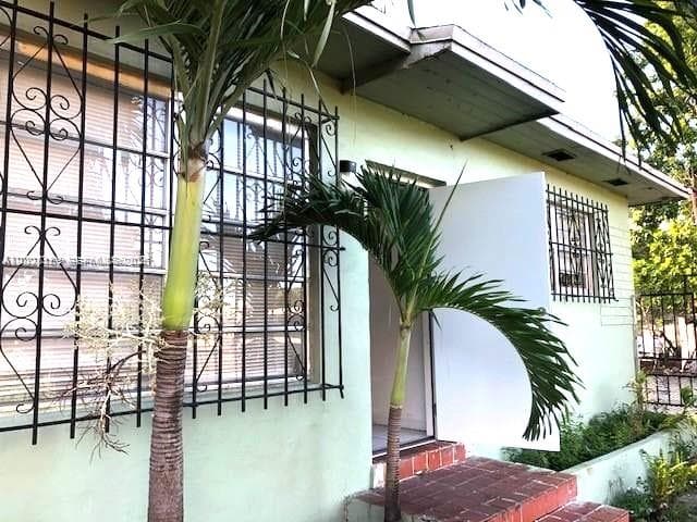 1321 NW 28th St, Miami FL 33142 — 5