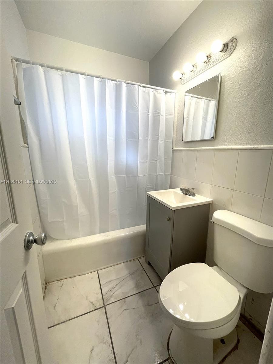 1321 NW 28th St, Miami FL 33142 — 10