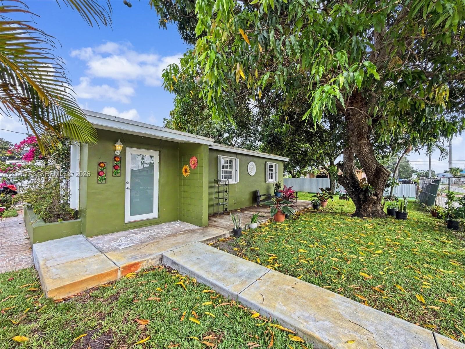 1901 NW 153rd St, Miami Gardens FL 33054 — 1