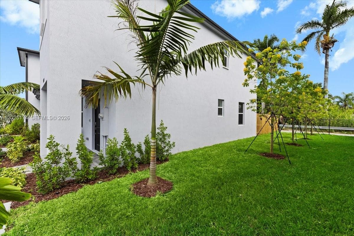 35779 SW 178th Ct, Miami FL 33034 — 32