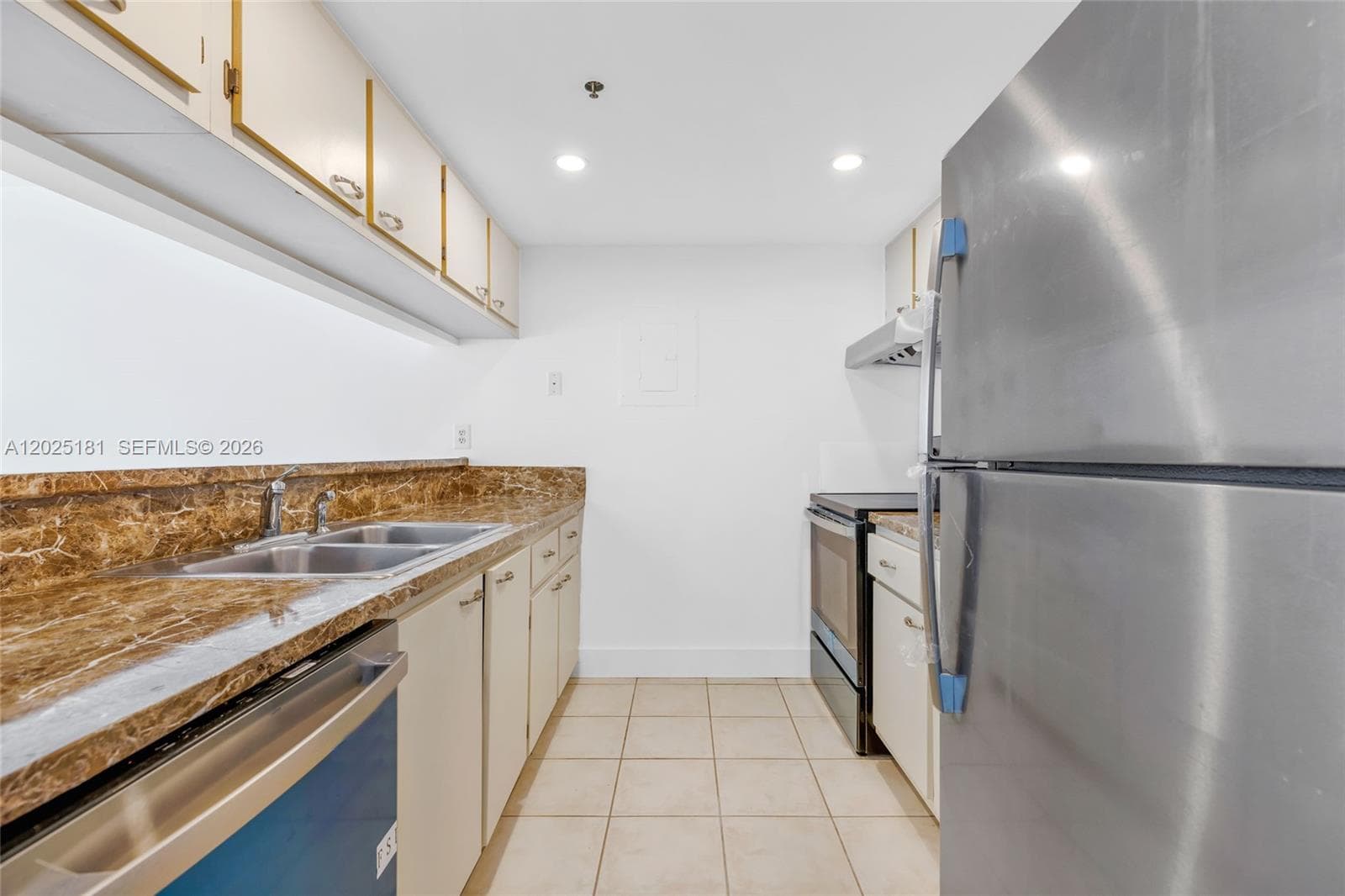 7601 E Treasure Dr # 506, North Bay Village FL 33141 — 6
