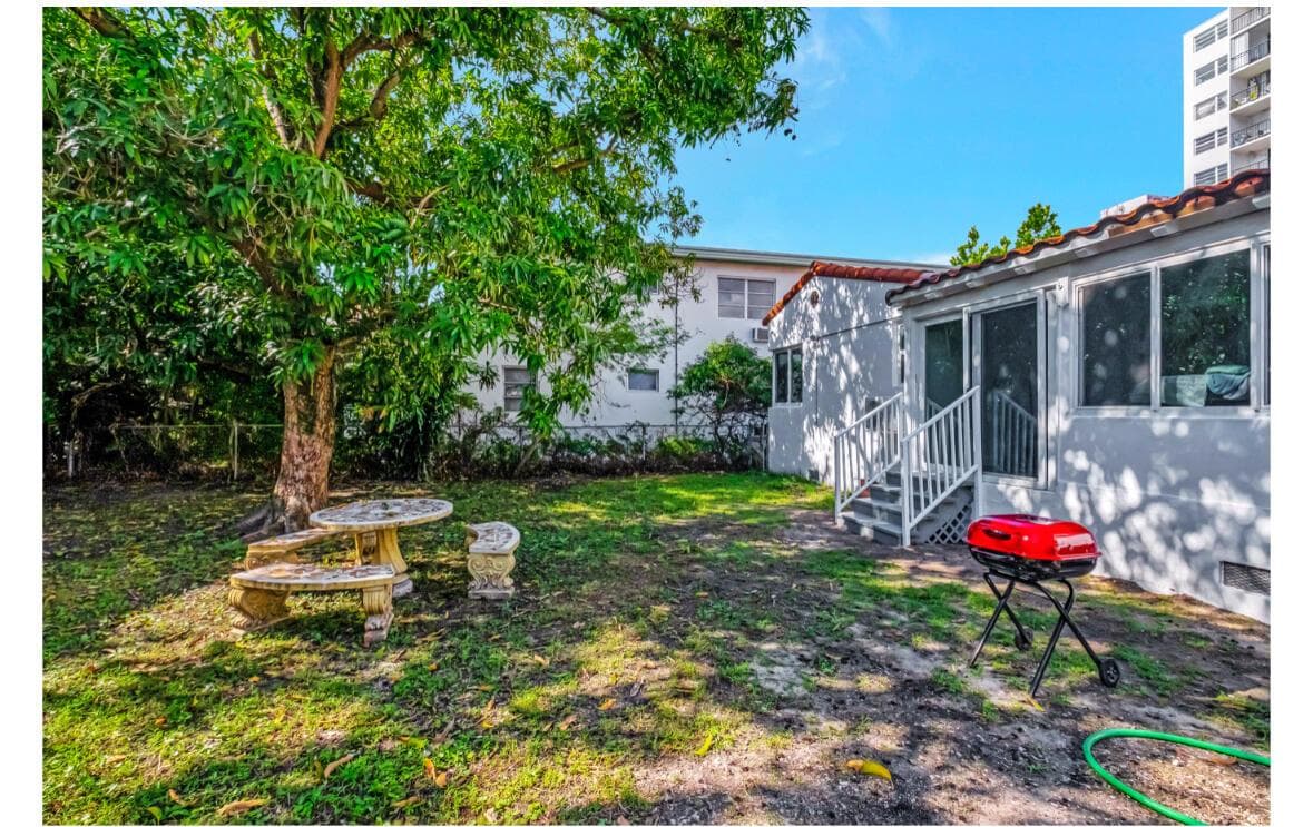 7825 Byron Avenue, Miami Beach FL 33141 — 3