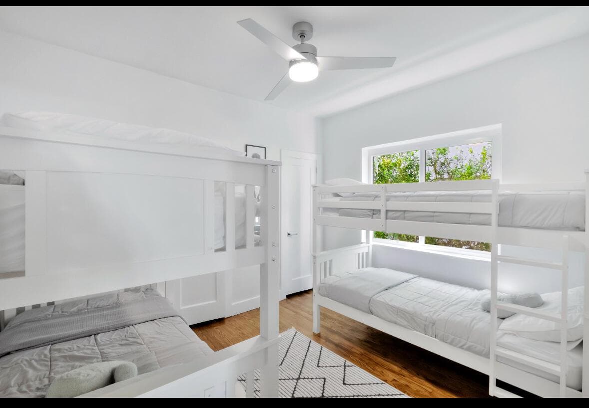 7825 Byron Avenue, Miami Beach FL 33141 — 5