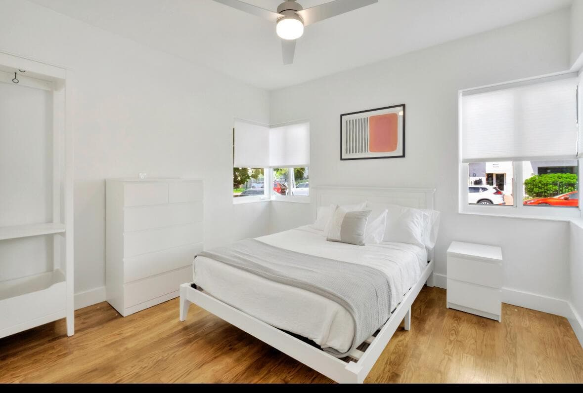 7825 Byron Avenue, Miami Beach FL 33141 — 4