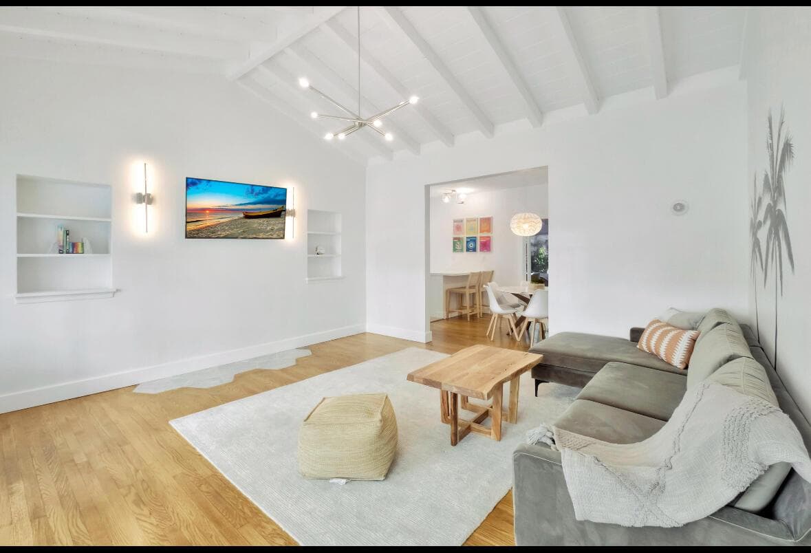 7825 Byron Avenue, Miami Beach FL 33141 — 8
