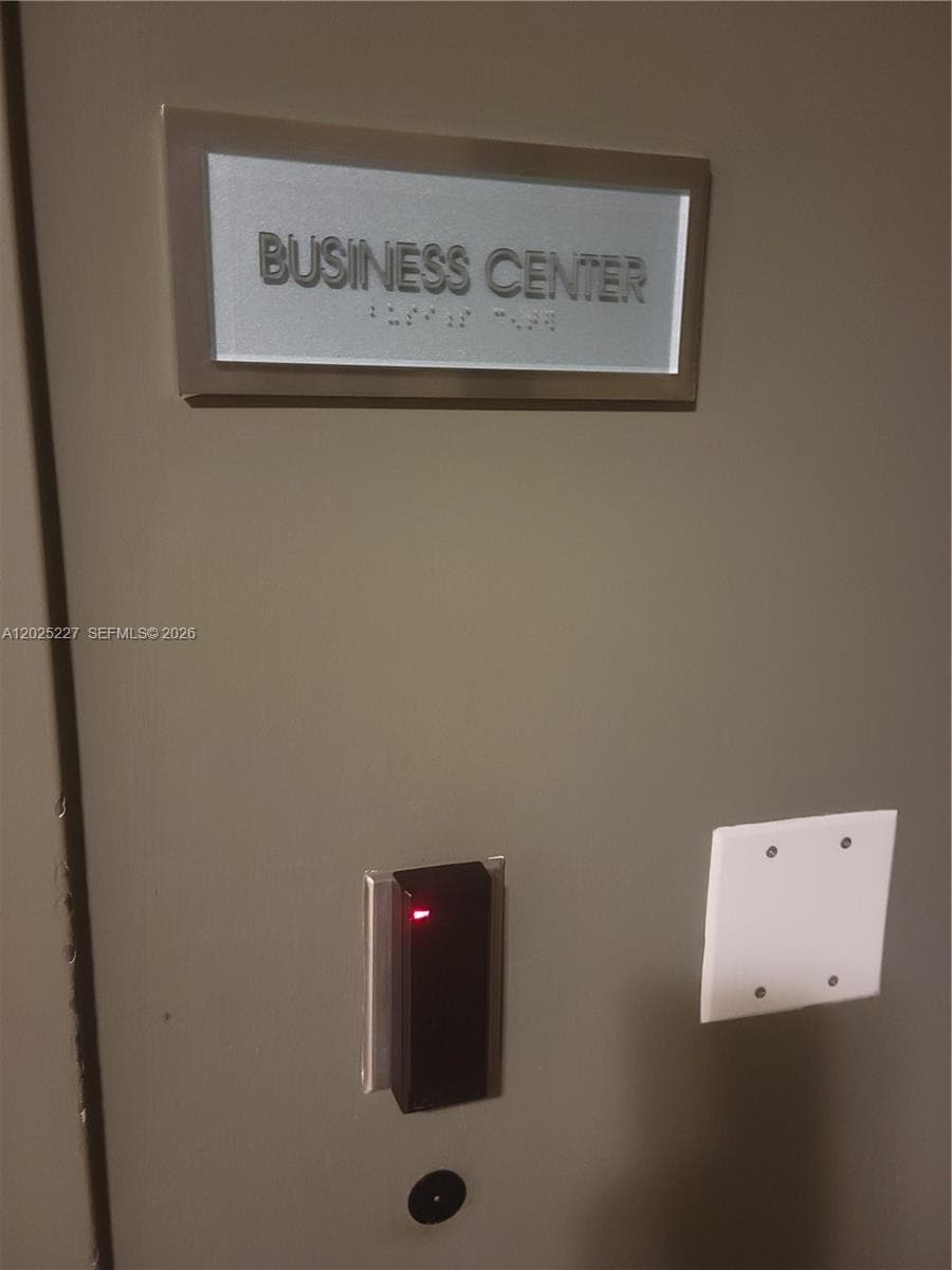 951 BRICKELL AV # 3401, Miami FL 33131 — 14