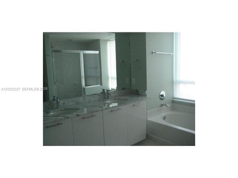 951 BRICKELL AV # 3401, Miami FL 33131 — 11
