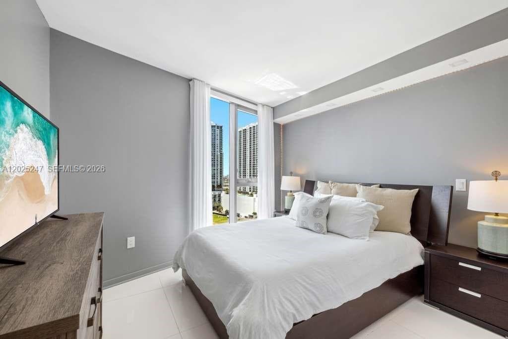31 SE 6th St # 2101, Miami FL 33131 — 6
