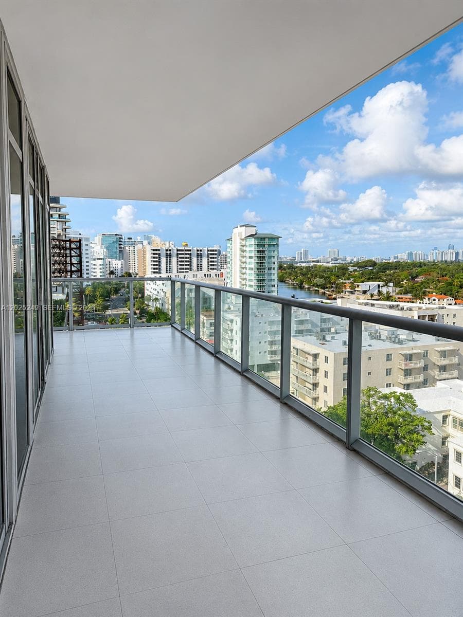 3737 Collins Ave # 1003, Miami Beach FL 33140 — 2