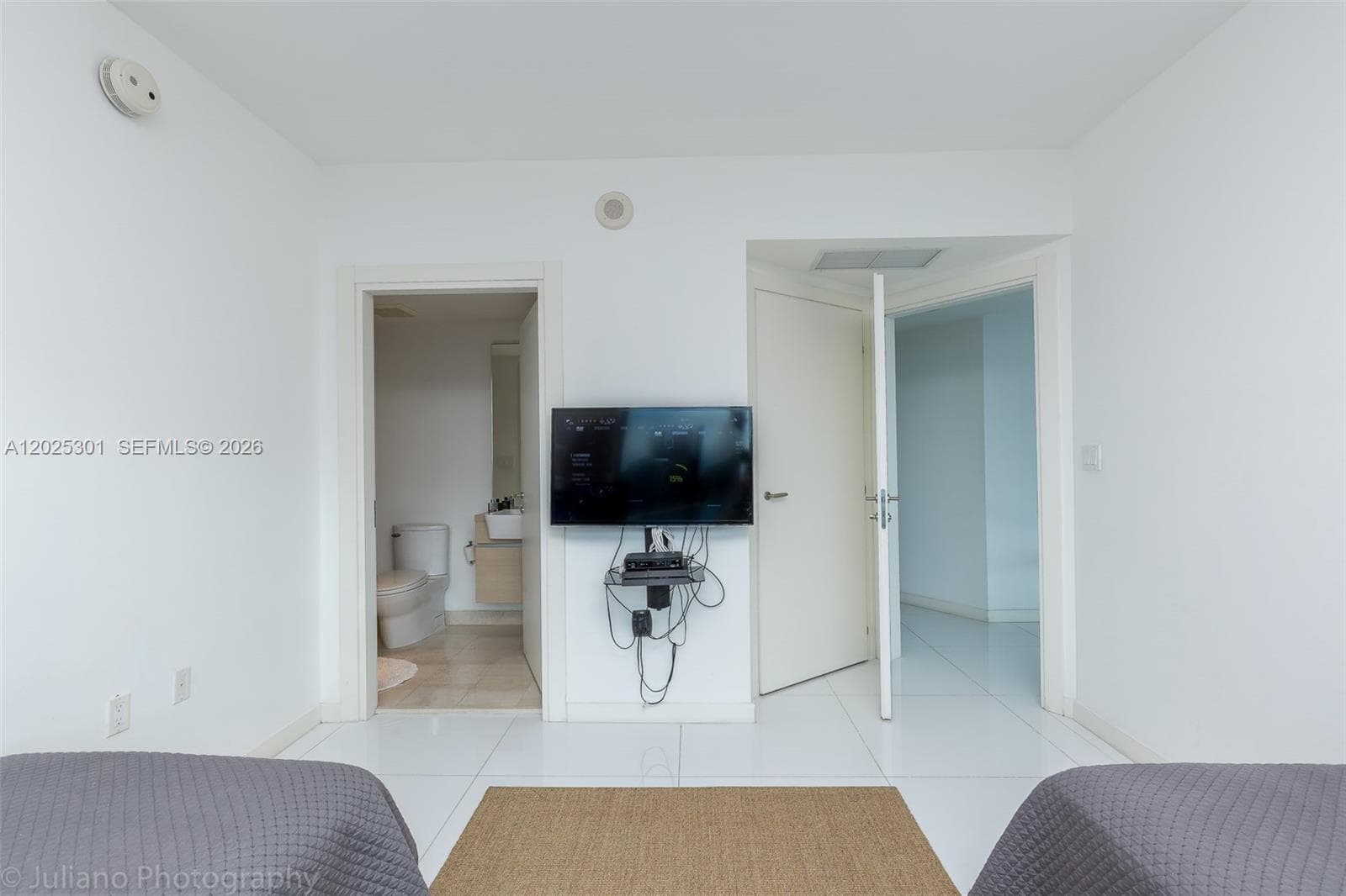 200 Biscayne Boulevard Way # 3102, Miami FL 33131 — 27