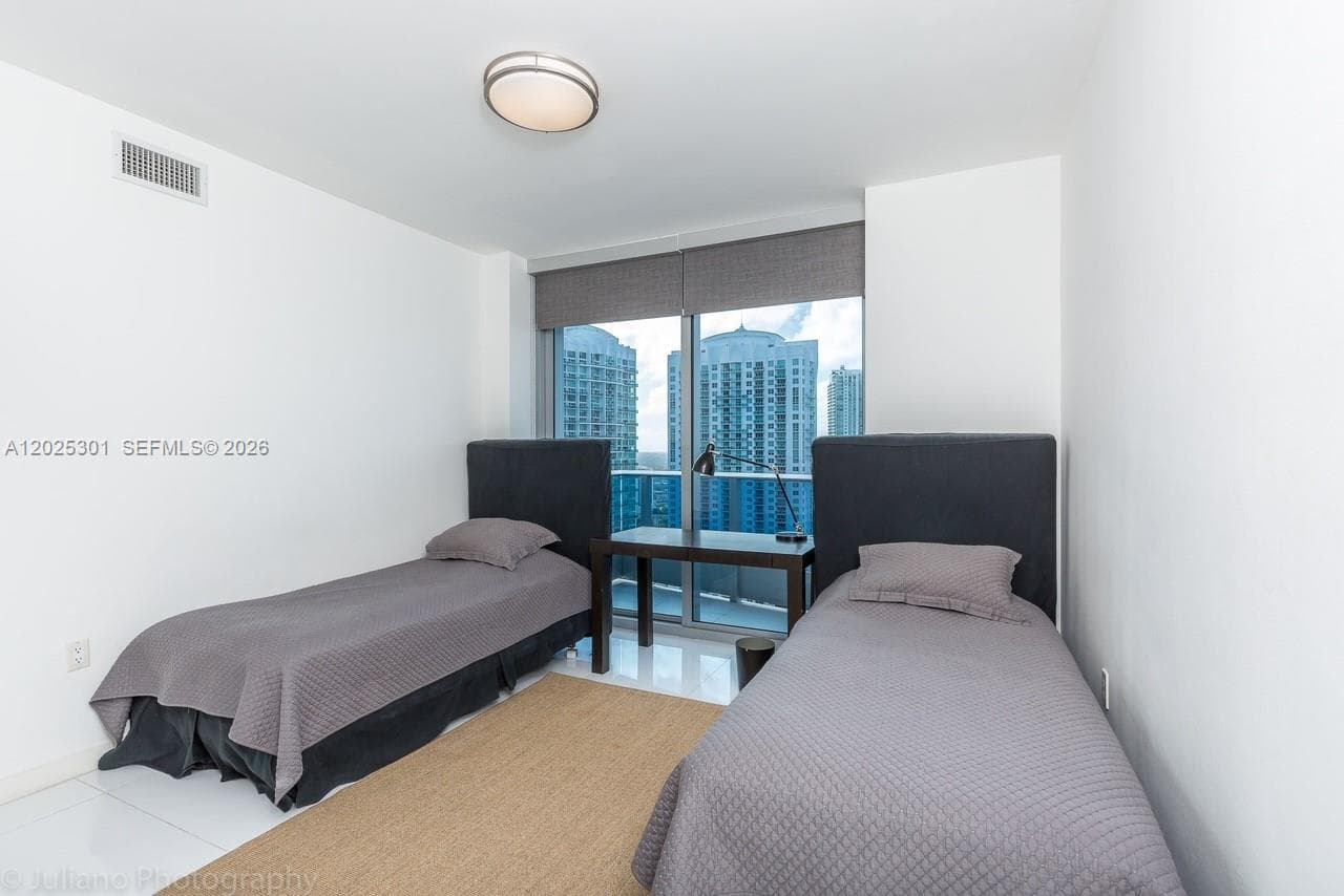 200 Biscayne Boulevard Way # 3102, Miami FL 33131 — 26