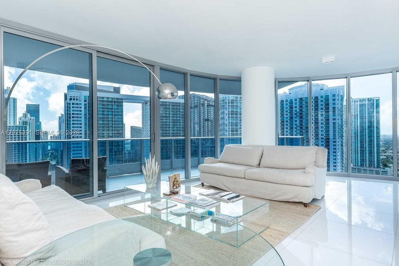 200 Biscayne Boulevard Way # 3102, Miami FL 33131 — 3