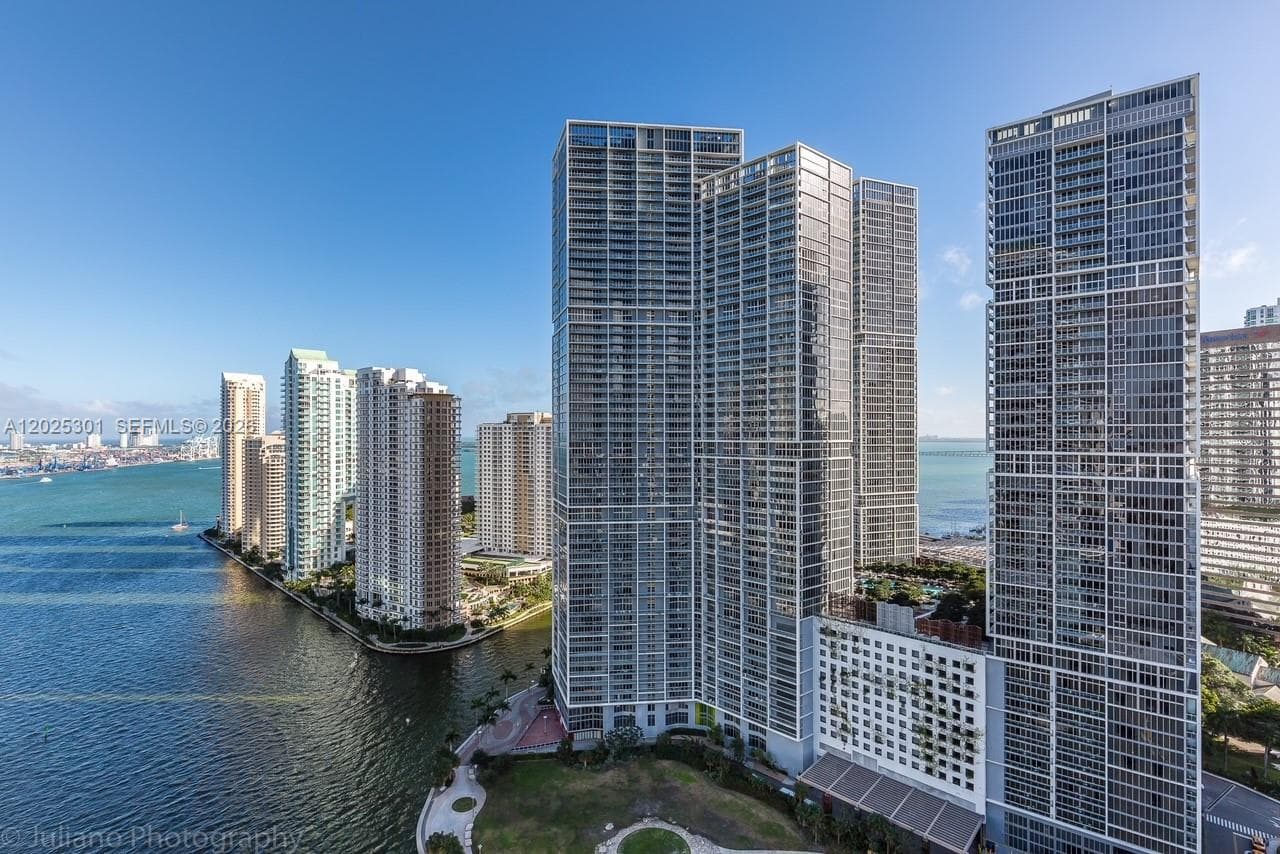 200 Biscayne Boulevard Way # 3102, Miami FL 33131 — 1