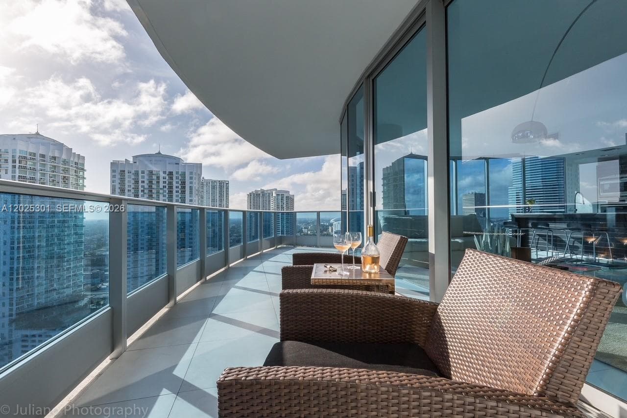 200 Biscayne Boulevard Way # 3102, Miami FL 33131 — 9