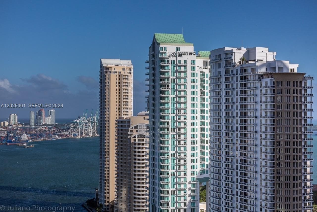 200 Biscayne Boulevard Way # 3102, Miami FL 33131 — 33