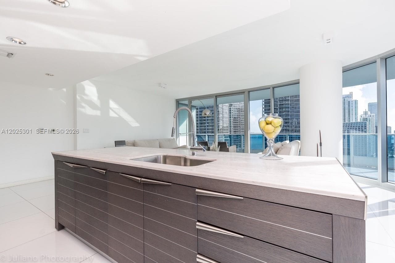 200 Biscayne Boulevard Way # 3102, Miami FL 33131 — 8