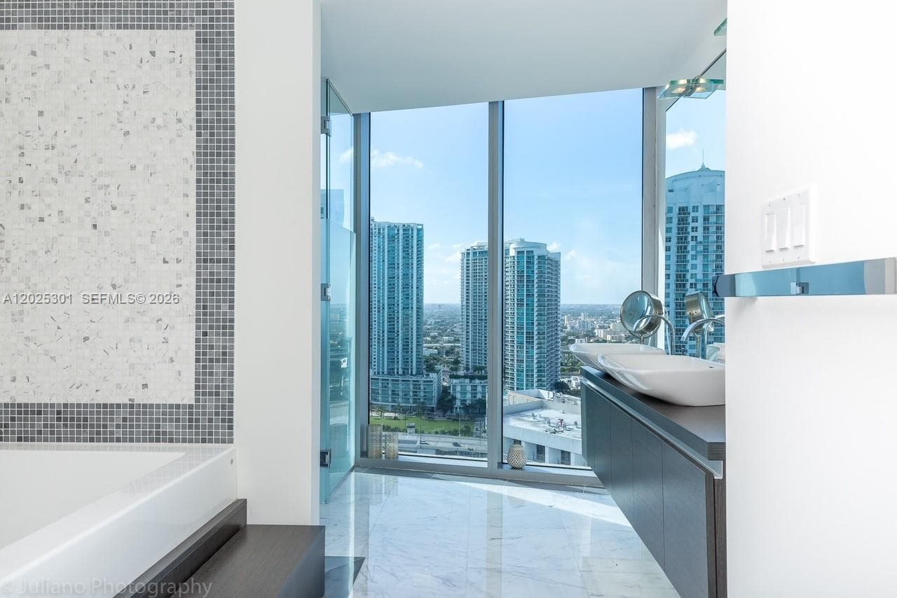 200 Biscayne Boulevard Way # 3102, Miami FL 33131 — 21
