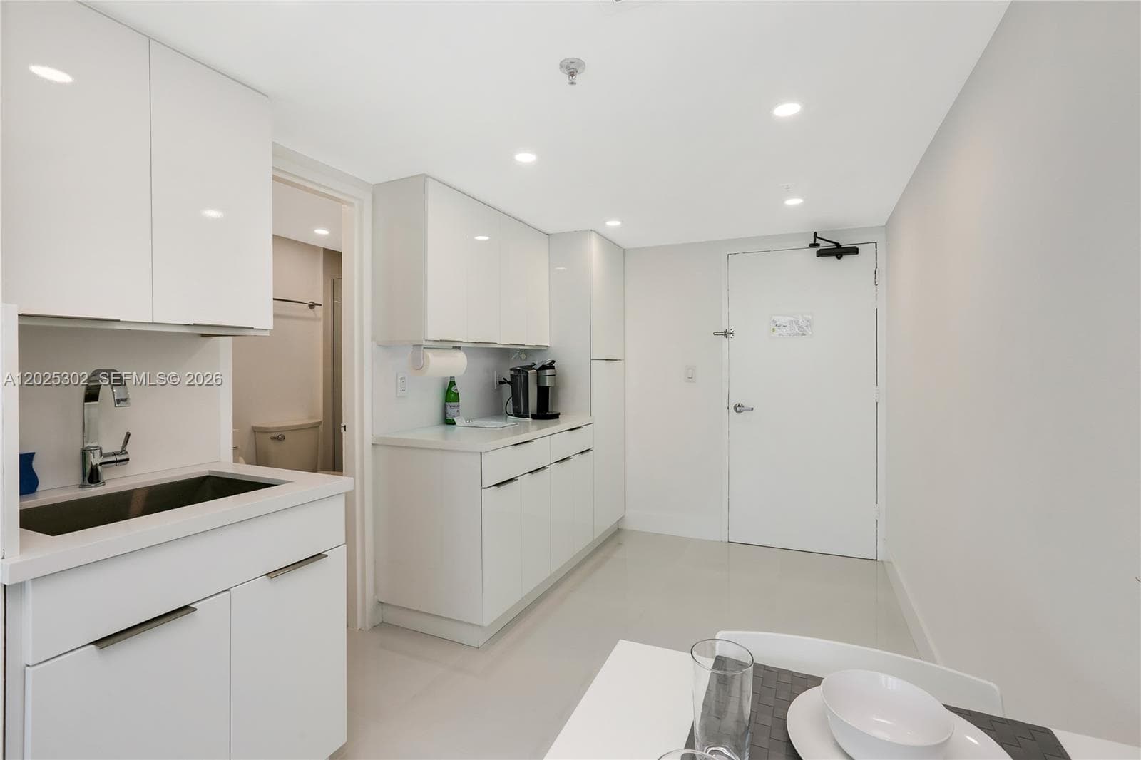 5445 Collins Ave # 1203, Miami Beach FL 33140 — 2