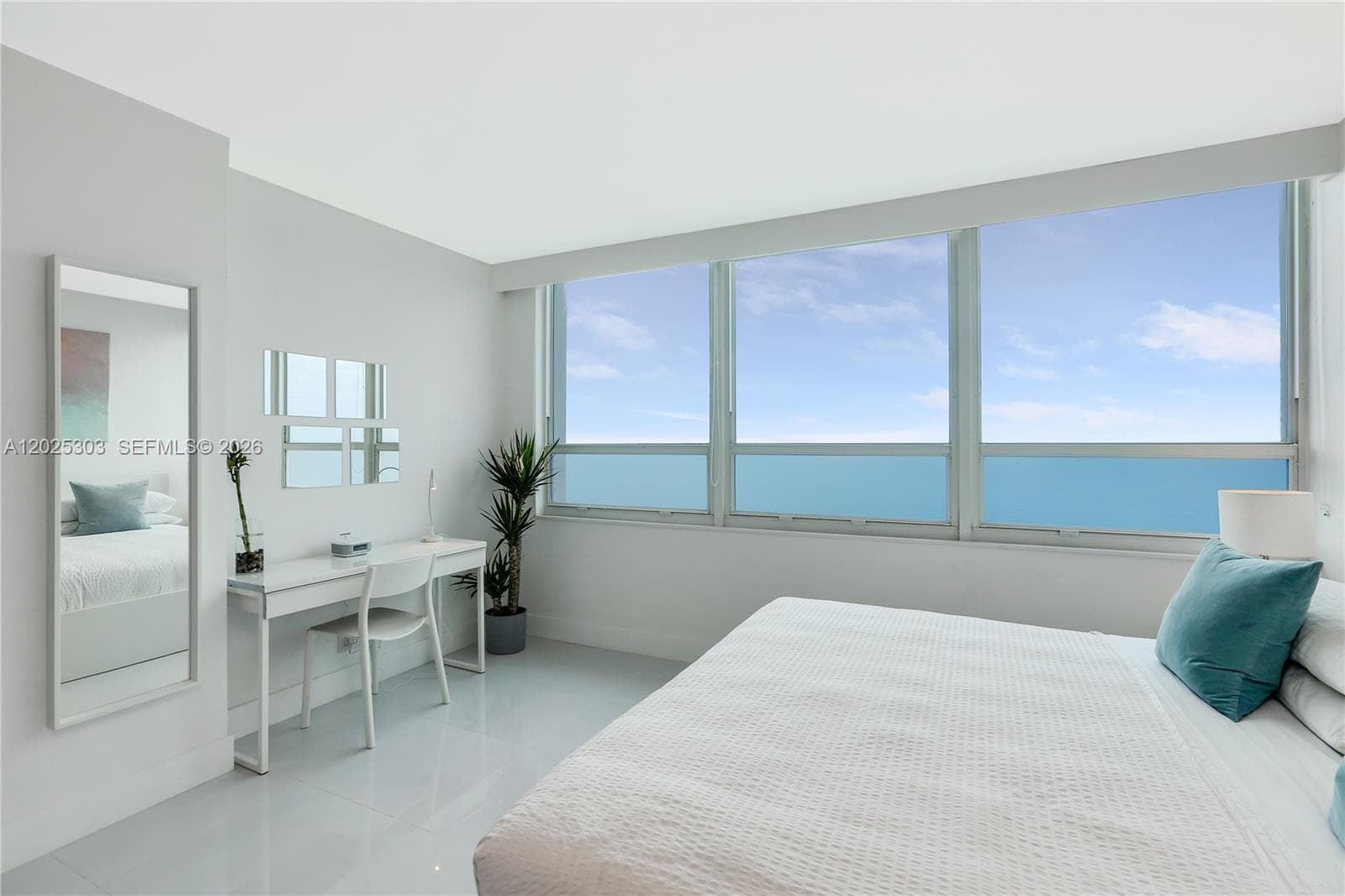 5445 Collins Ave # 1424, Miami Beach FL 33140 — 1