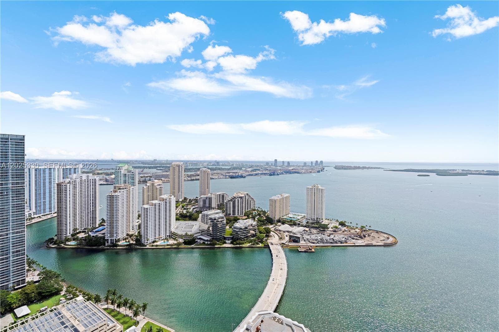 950 Brickell Bay Dr # 5210, Miami FL 33131 — 2