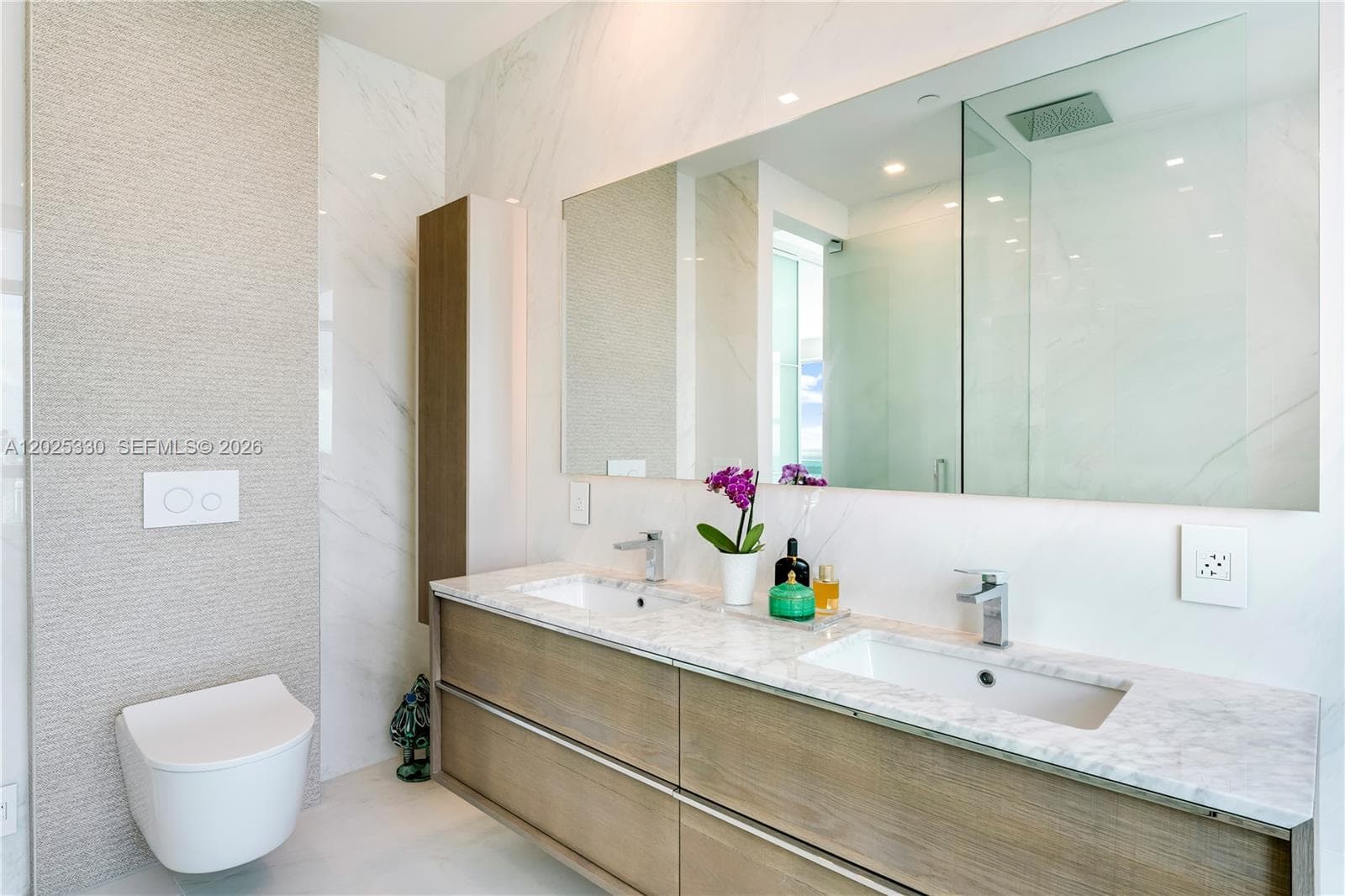 950 Brickell Bay Dr # 5210, Miami FL 33131 — 24