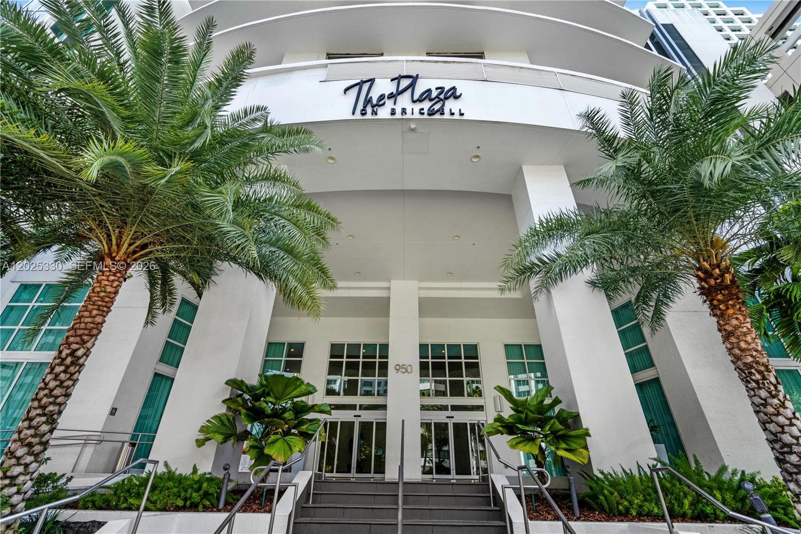950 Brickell Bay Dr # 5210, Miami FL 33131 — 34