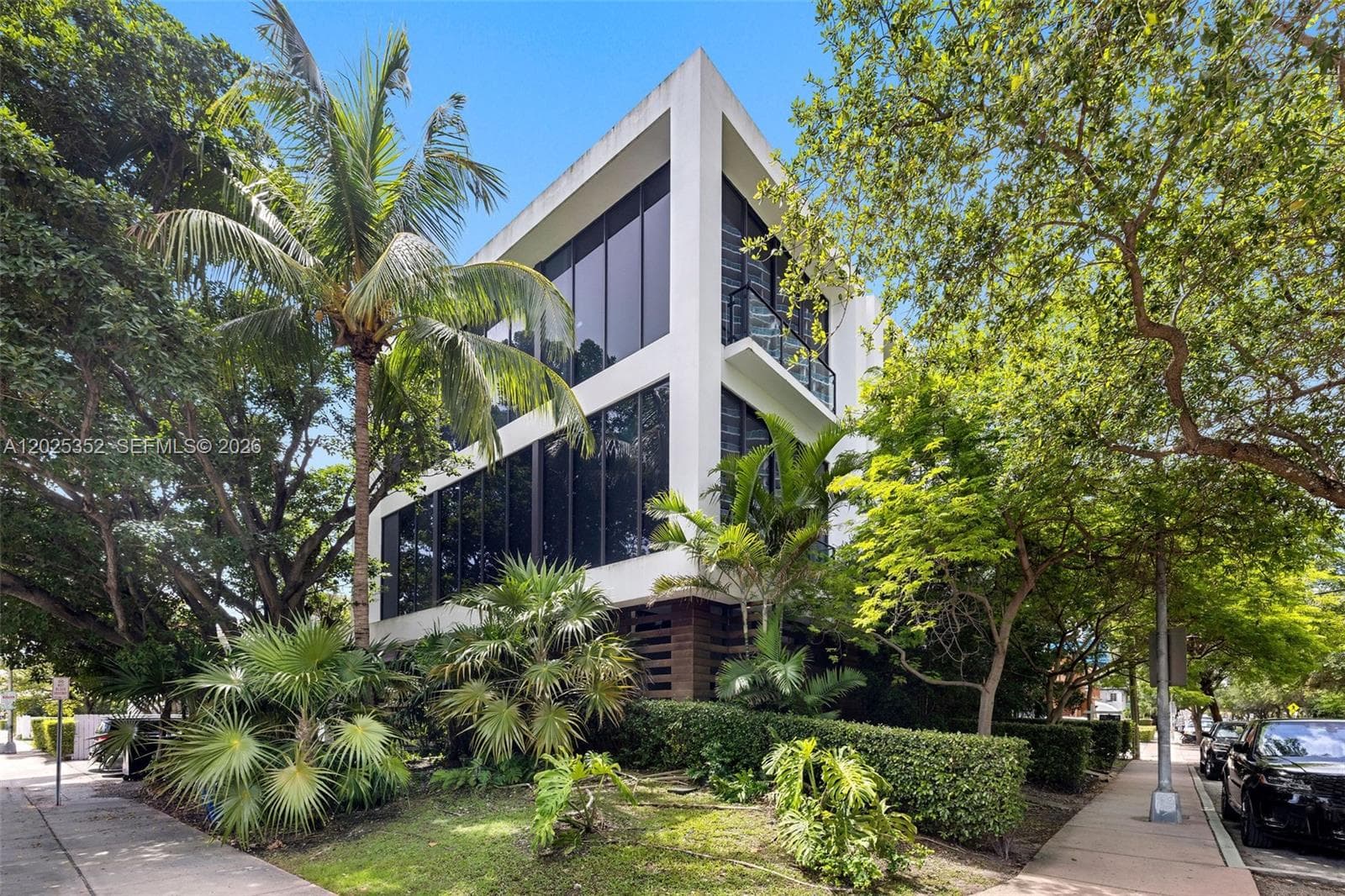 1525 Bay Rd, Miami Beach FL 33139 — 2