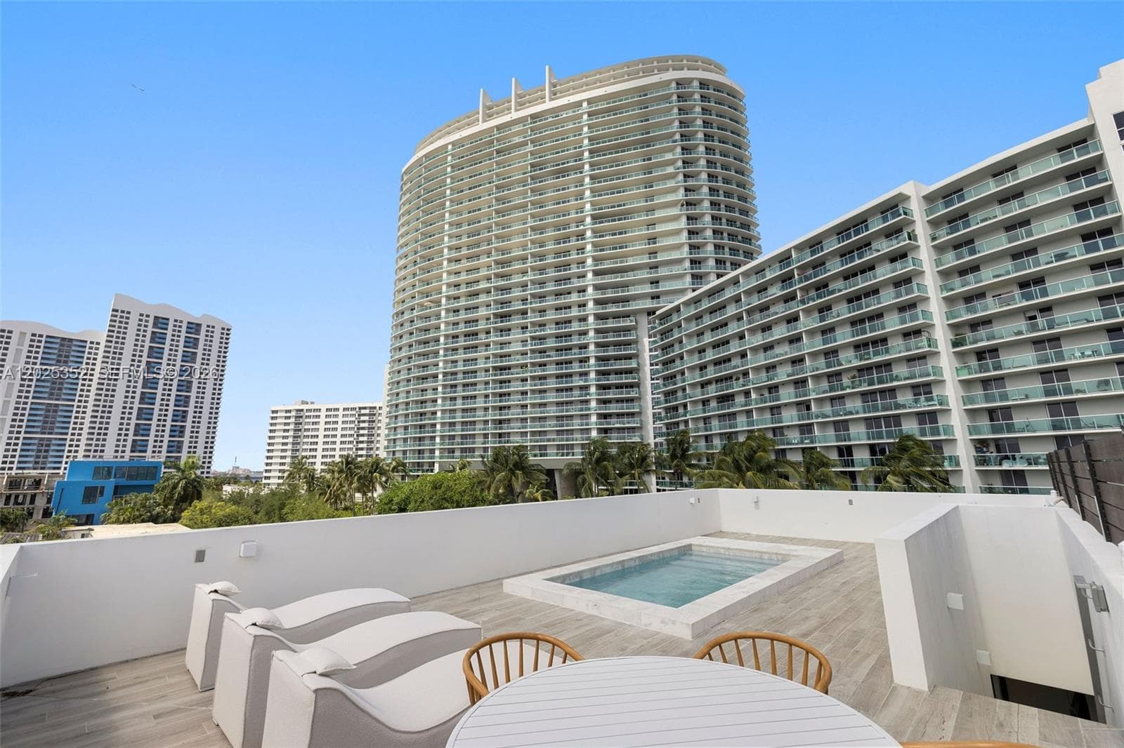 1525 Bay Rd, Miami Beach FL 33139 — 32