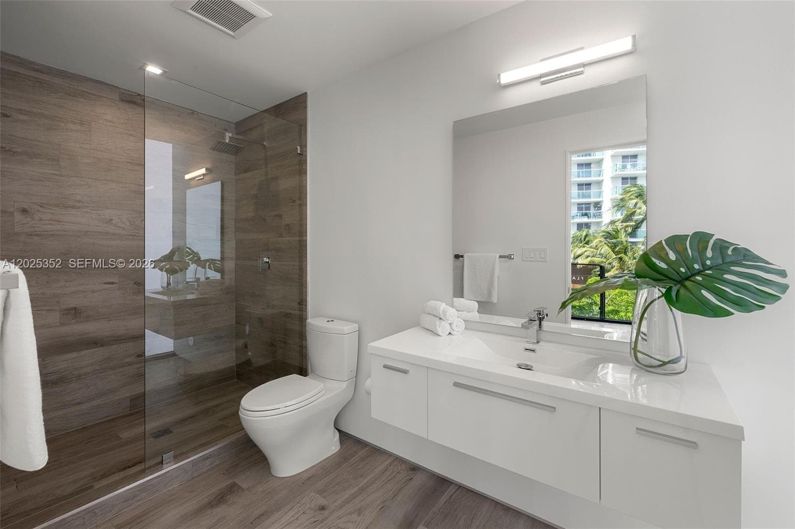 1525 Bay Rd, Miami Beach FL 33139 — 29
