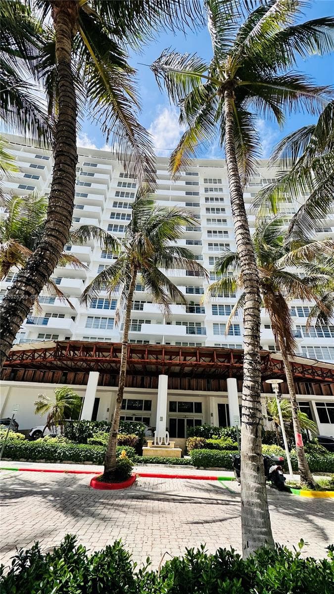 100 Lincoln Rd # 720, Miami Beach FL 33139 — 22