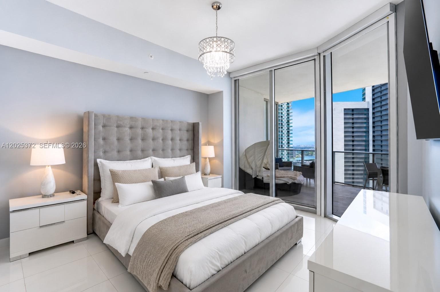 851 NE 1st Ave # 3909, Miami FL 33132 — 15