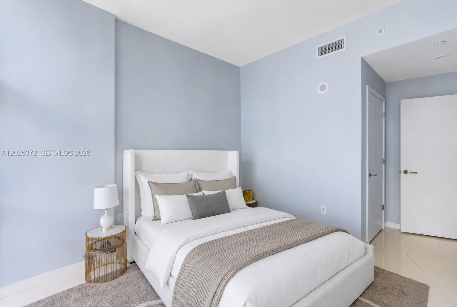 851 NE 1st Ave # 3909, Miami FL 33132 — 21