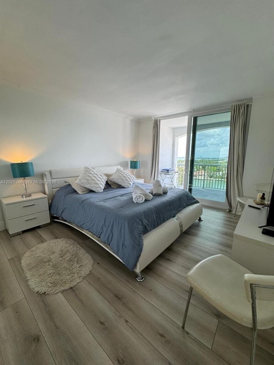 5401 Collins Ave # 920, Miami Beach FL 33140 — 23